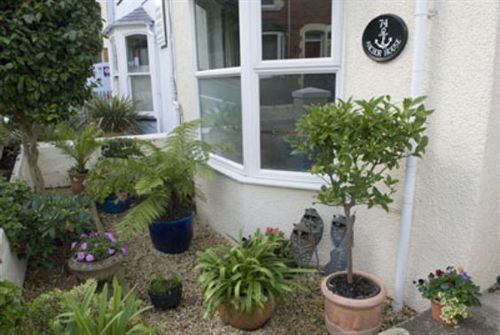 Anchor House Bed & Breakfast Dartmouth Bagian luar foto